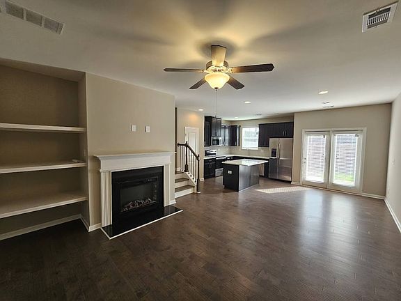 2nd image of 808 Belfry Ter