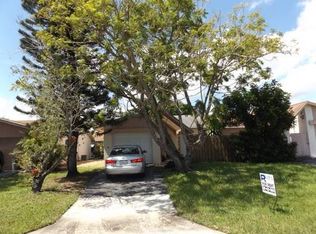 8631 Crater Ter, West Palm Beach, FL 33403
