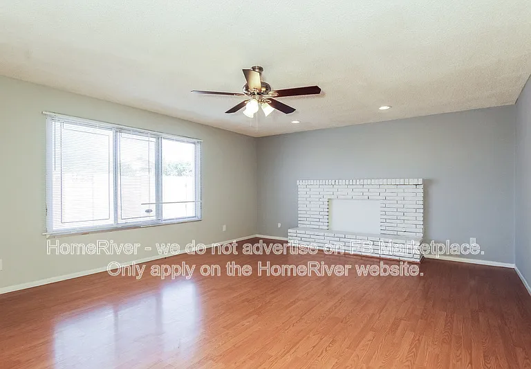 3920 W Solano Dr N — Photo 2