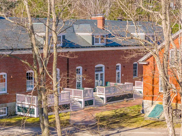 8 Quartermaster Court #8, Portland, ME 04109