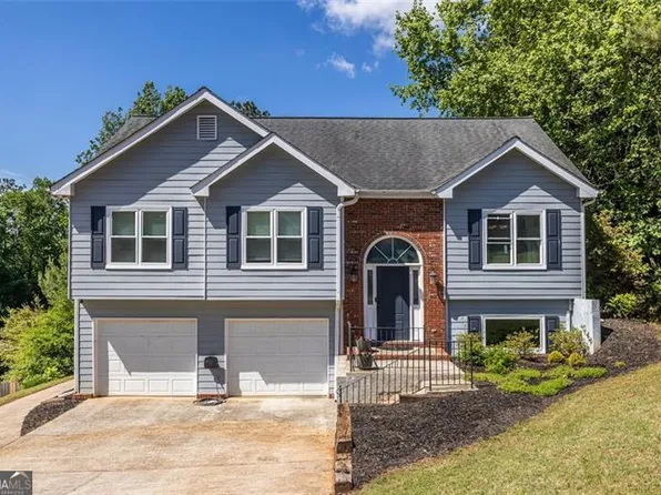 1215 Smoke Hill Ln, Hoschton, GA 30548