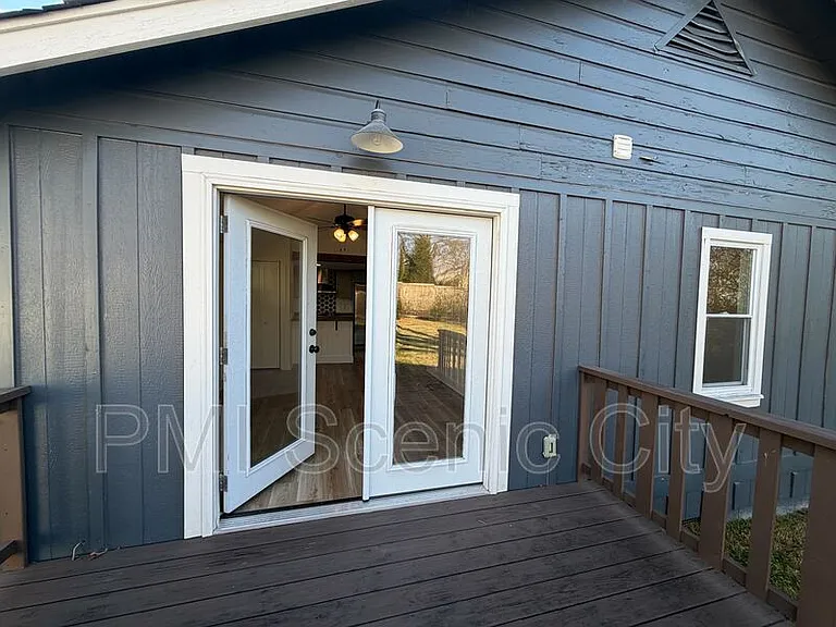 607 Franklin St — Photo 3