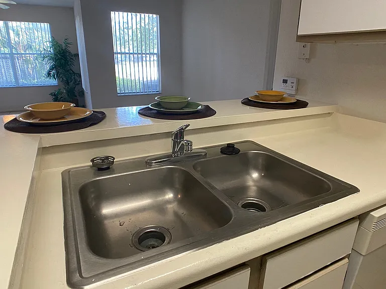 Pointe Vista Apartments — Photo 19