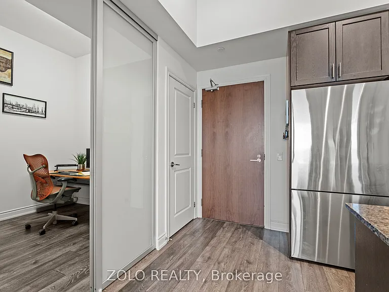 1050 Main St E #618 — Photo 5
