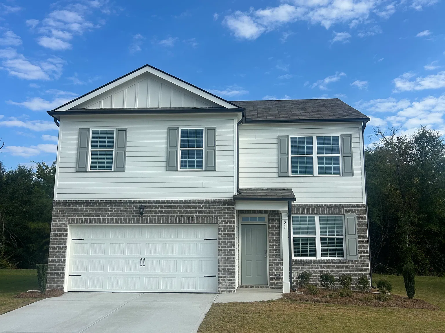 4 bed, 2.5 bath, 1991 sqft, $2,350 — Photo 1