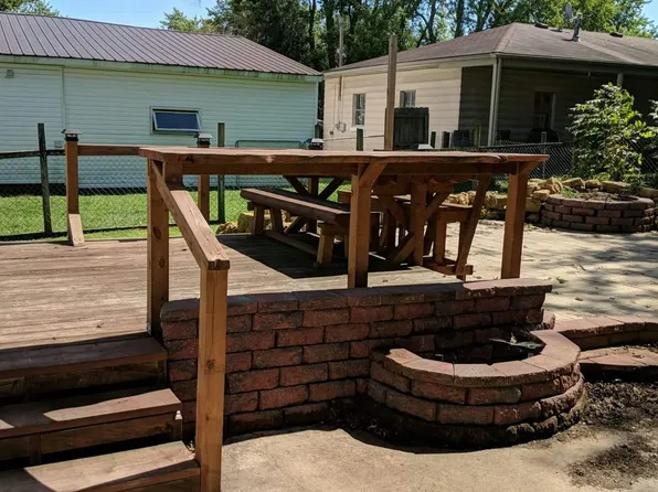 31 W Division St, Amboy, IL 61310