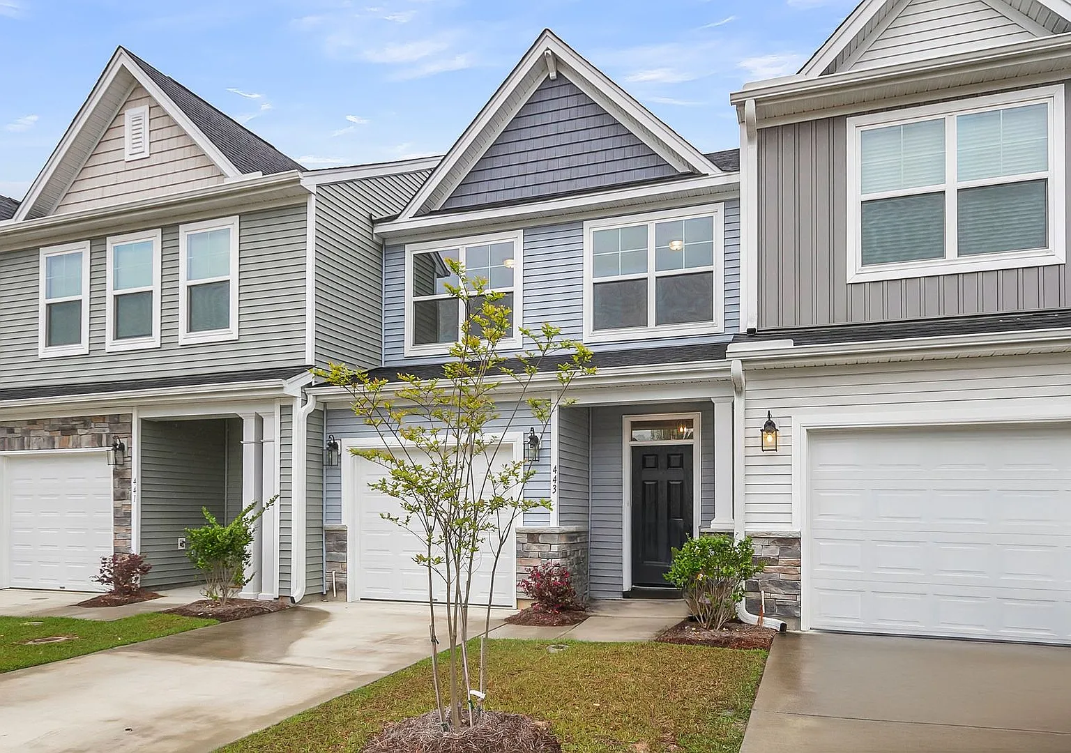 Move-In Ready Home in the Heart of Goose Creek — Photo 1