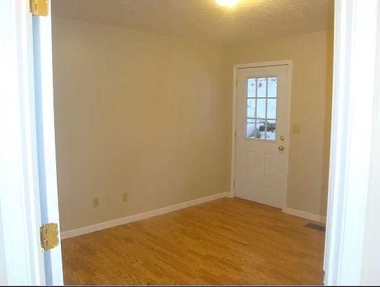 2nd image of 151 Cove Dr APT 1