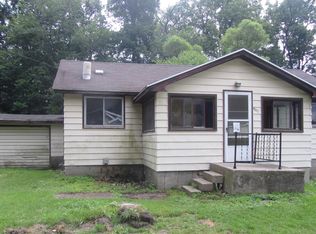 6577 Fountain Park Dr, Osseo, MI 49266