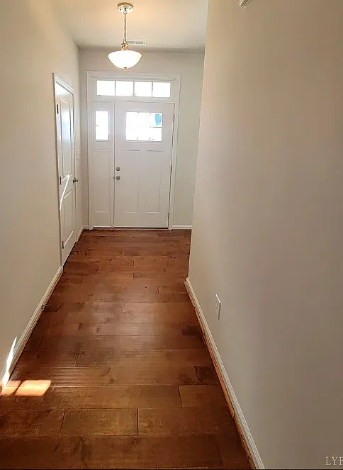 3 bed, 1626 sqft, $1,999 — Photo 3