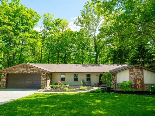 8951 Deep Forest Ln, Dayton, OH 45458