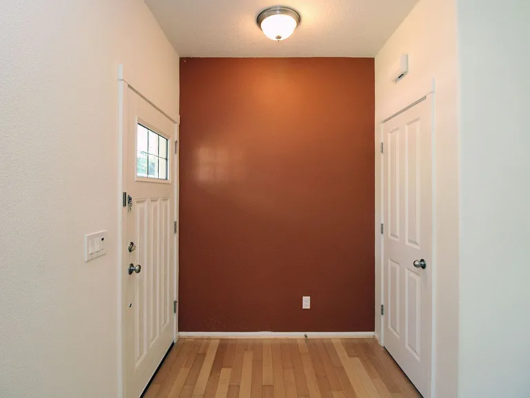 9946 NW Taylor St — Photo 4
