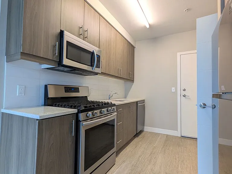 Division Terrace Apartments — Photo 46