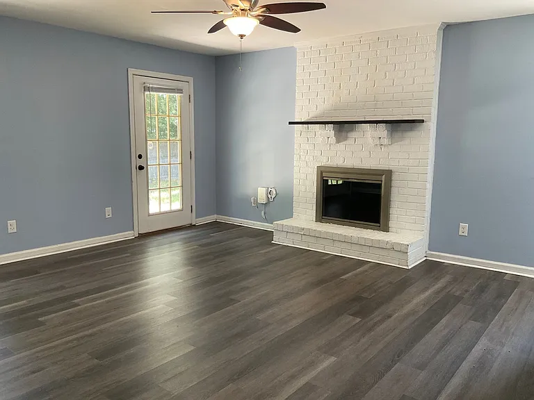 303 S Willow Ln — Photo 6