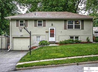 3971 Weber St, Omaha, NE 68112