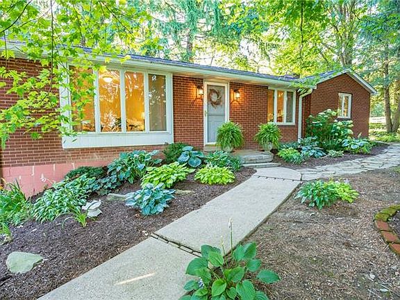 2nd image of 2567 Aldon Dr