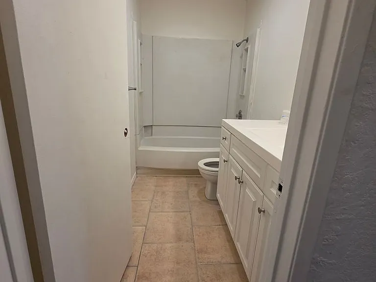 5311-5315 Santa Margarita St — Photo 10