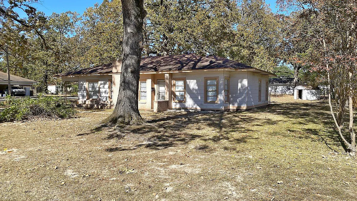 3 bed, 1320 sqft, $1,350 — Photo 3