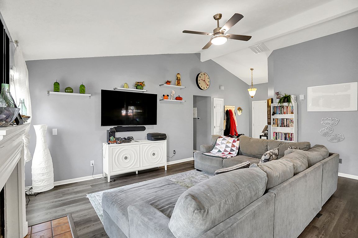 next background image