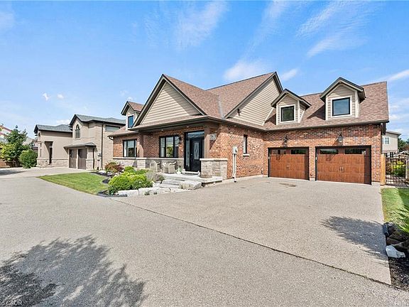 2nd image of 5 Wilholme Dr