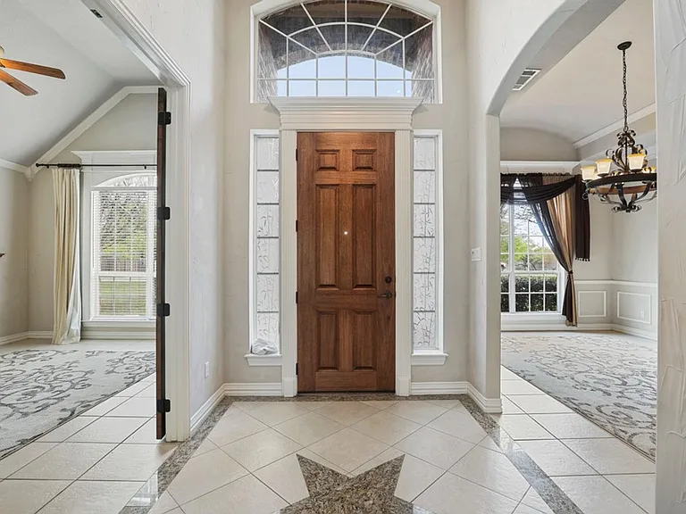 218 Deer Creek Dr — Photo 4