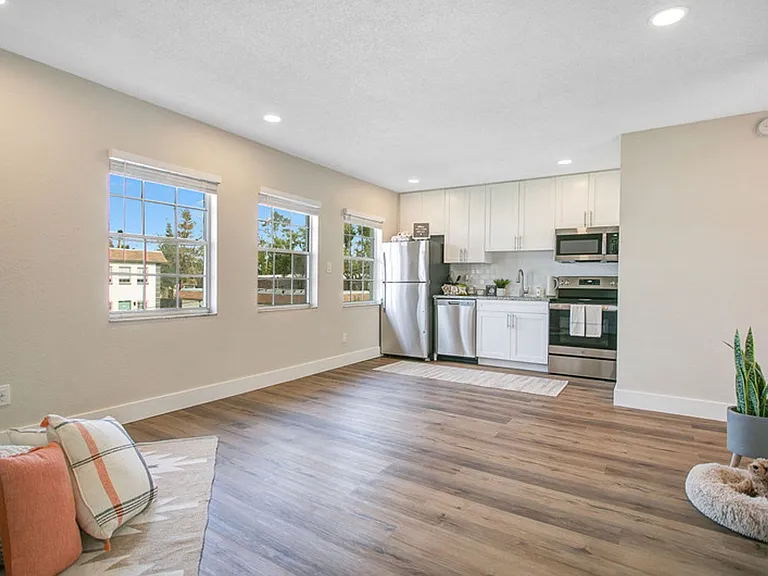 1225 Moselle Ave — Photo 3
