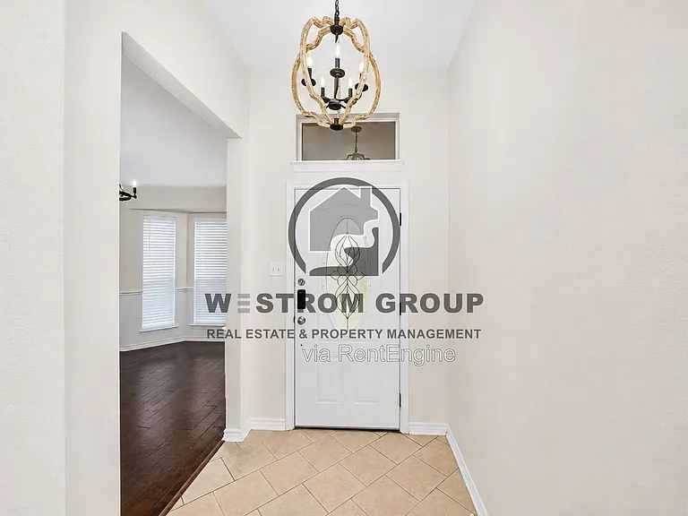 1257 Christopher Ln — Photo 4