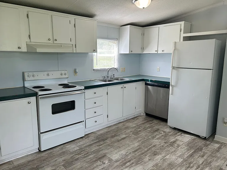 21759 Landwood Trl — Photo 2