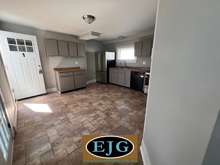 74 Ash St #1 — Photo 8