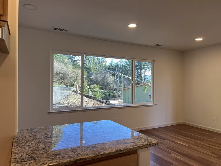 537 Bayside Rd — Photo 8