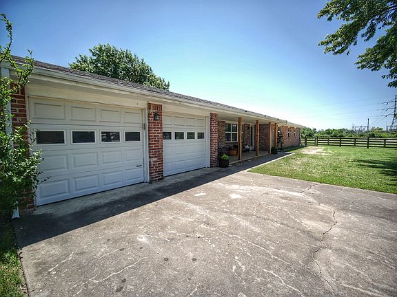 Main drive w/ 2 car garage