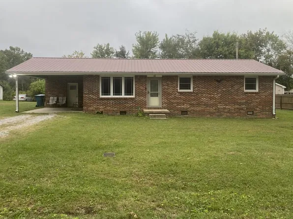 136 Chestnut St, Baxter, TN 38544