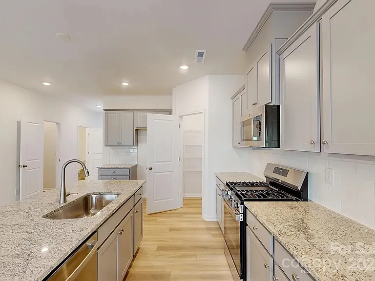 3216 Lilac Grove Dr — Photo 10
