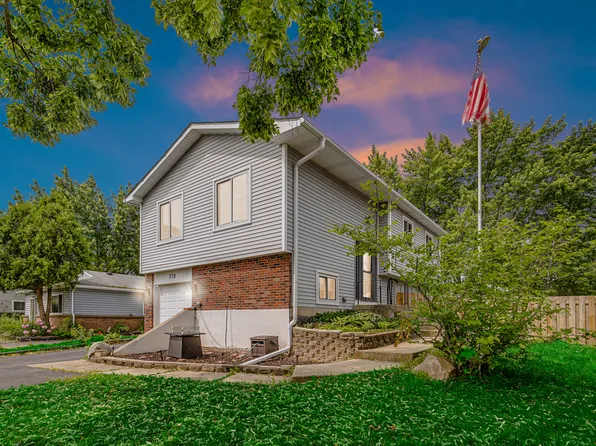570 Sundance Ct, Carol Stream, IL 60188