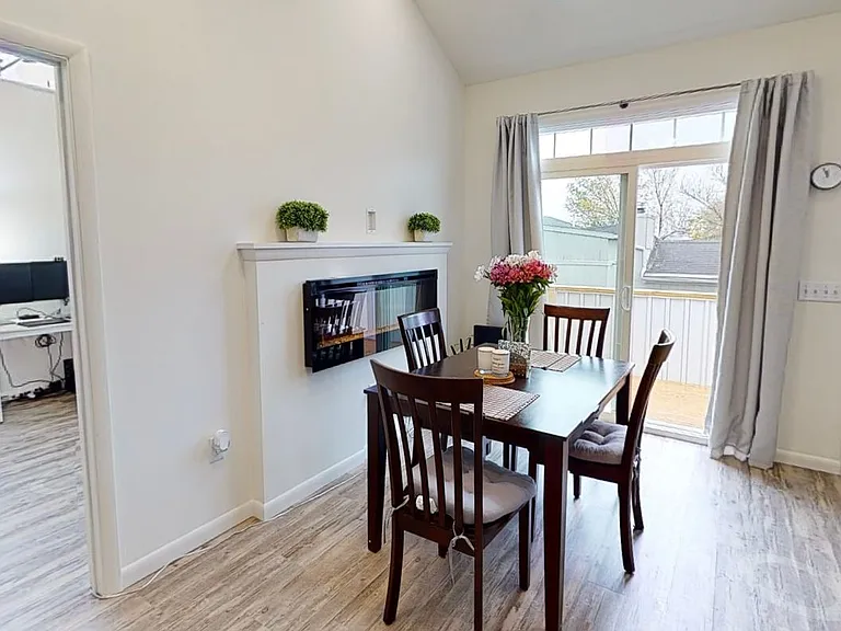 University Park Apartments near Cornell University — Photo 49