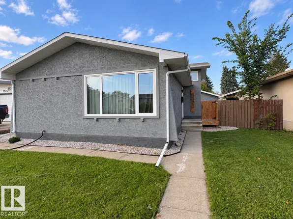 9520 150th Ave NW, Edmonton, AB T5E 2P3