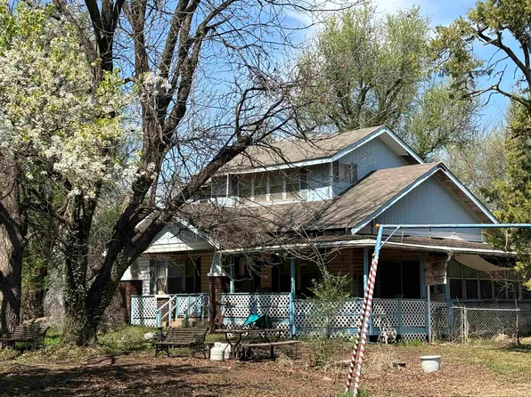 2006 E Carrier Rd, Enid, OK 73701