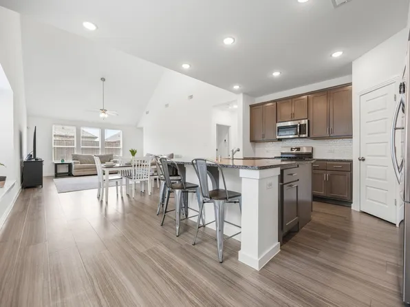 1508 Shire Dr, Aubrey, TX 76227