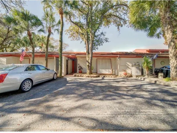 15182 Loch Isle Dr E #0, Hialeah, FL 33014