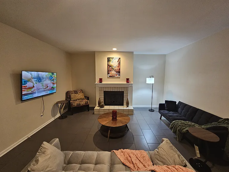 1168 14th Pl NE #A — Photo 5