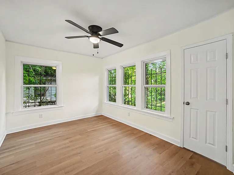 5638 Woodland Ave — Photo 9
