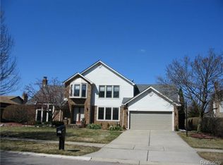 37610 Bristol Ct, Livonia, MI