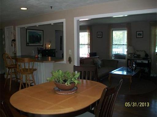 4th image of 16 Phinney Ln