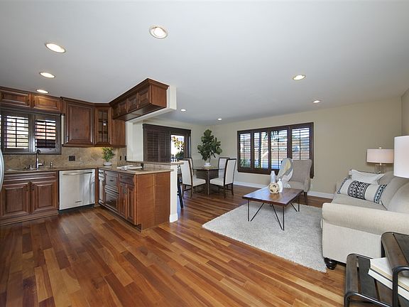 5th image of 410 Pearl St APT 2C