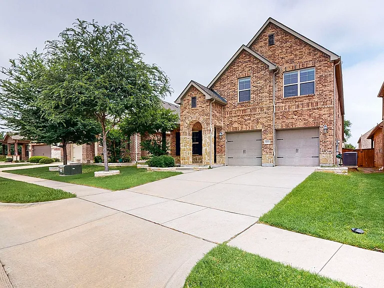 8812 Denstone Dr — Photo 3