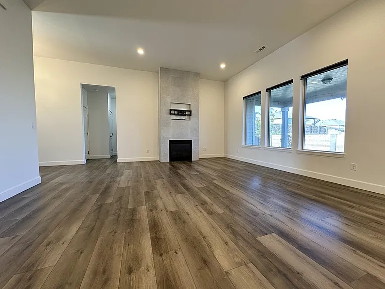 707 Athens Dr — Photo 8