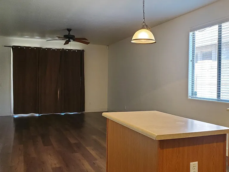 2430 E Darrel Rd — Photo 16