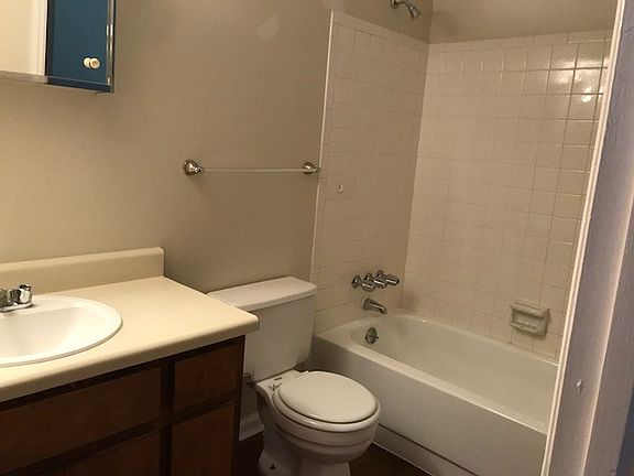 5th image of 1548 Hamilton Dr APT 102