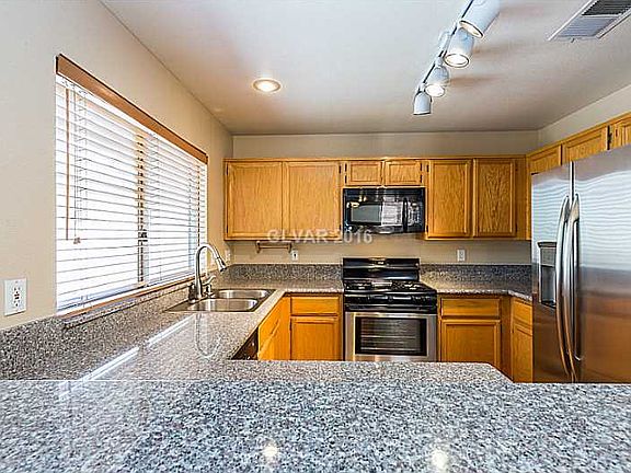 4th image of 2439 Cliffwood Dr