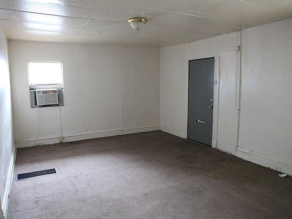 4th image of 4203 Lexington Ave